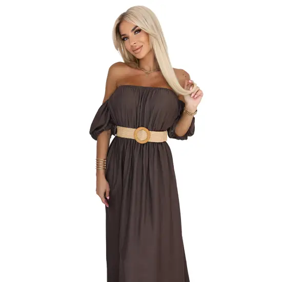 614-1 Sukienka maxi w stylu boho z odkrytymi ramionami i paskiem - CZEKOLADOWA-9