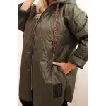 Kurtka damska Plus Size pikowana z kapturem i napisem HOPE khaki-4